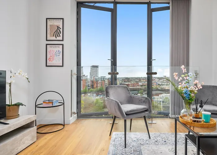 City Center 28 Day Stay Perks From May, Family And Business Travel Hideaway,Parking, Walking Distance To All Amenities